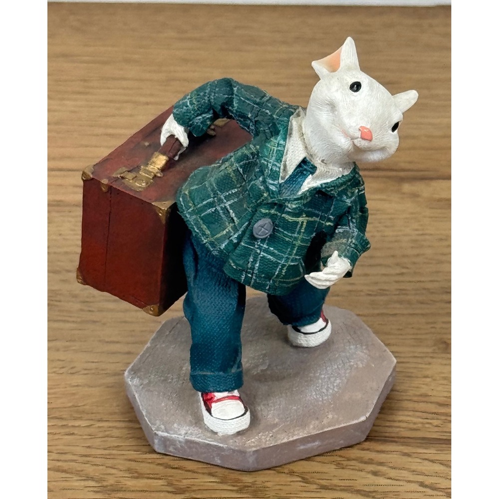 Madame Alexander Traveling Stuart Little Figurine 2000 Green Suitcase 3in /As is